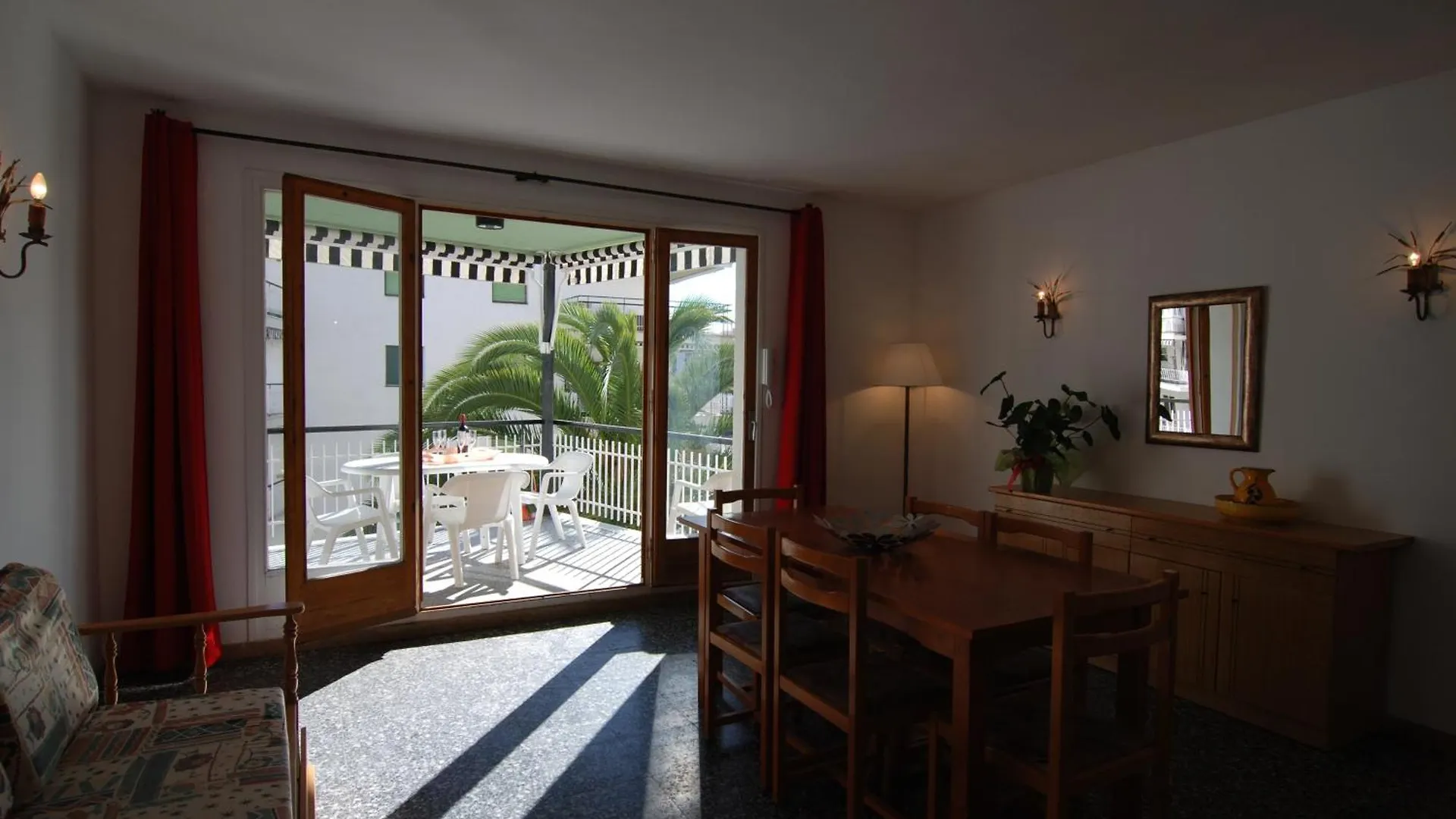 Zeus Tauro Apartment Salou