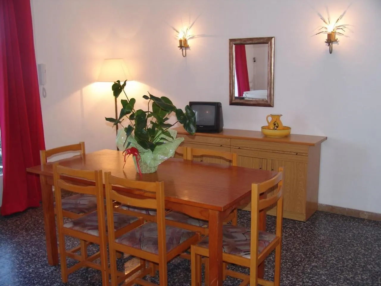 Zeus Tauro Apartment Salou 0*,  Spain
